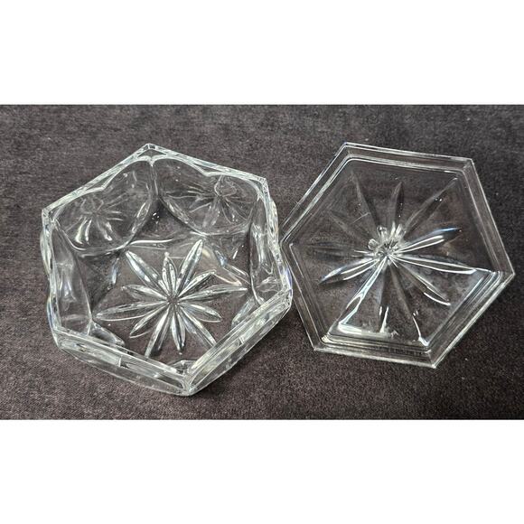 Royal Limited 24% Percent Full Lead Crystal Heart Hexagon Box Candy Dish w. Lid - Picture 2 of 9